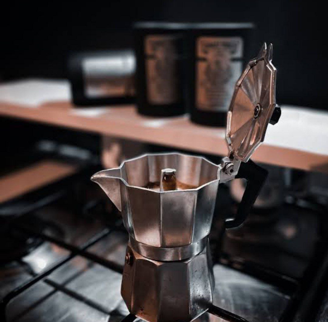 محضر وكنكة قهوة اسبريسو